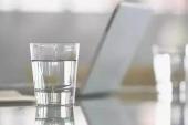 用“一杯水”造句