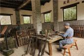 用“兵工厂”造句