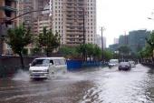 用“急风暴雨”造句